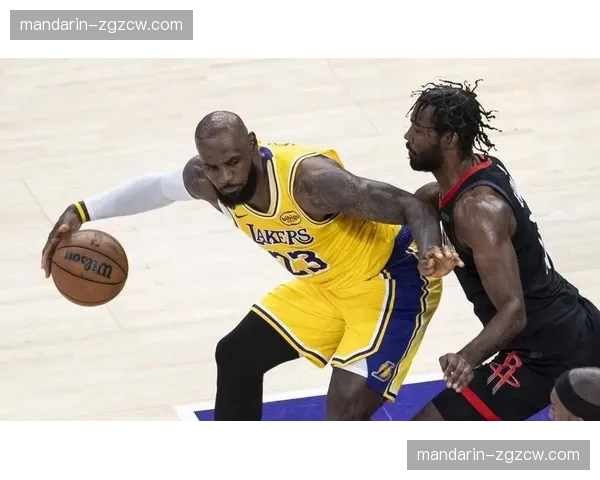 詹姆斯首节8助攻创生涯纪录，湖人老将控场能力依旧顶级